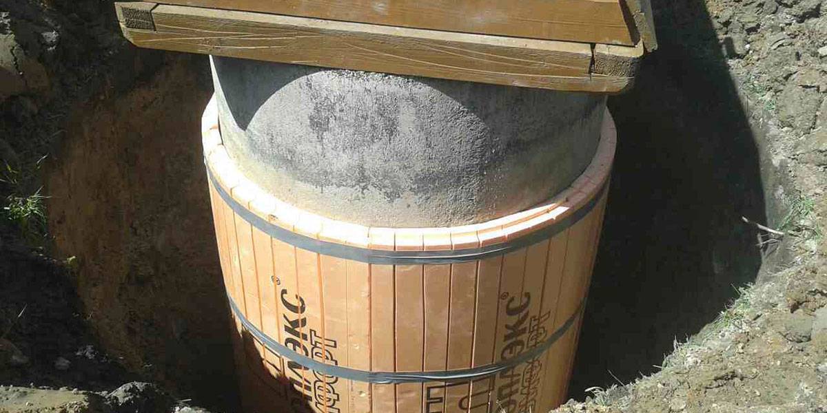 Утепление колодца из бетонных колец: причины замерзания и необходимые материалы