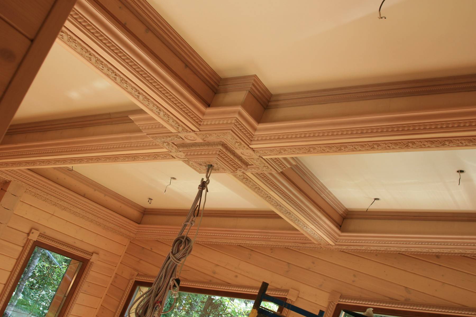 Потолок своими руками в частном доме: варианты, как лучше сделать деревянный или бетонный, правильно утеплить минватой или иным материалом и обшить