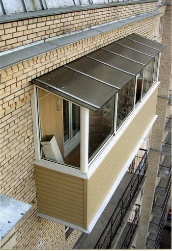 Крыша на балкон — виды различных систем балконных крыш и особенности их обустройства