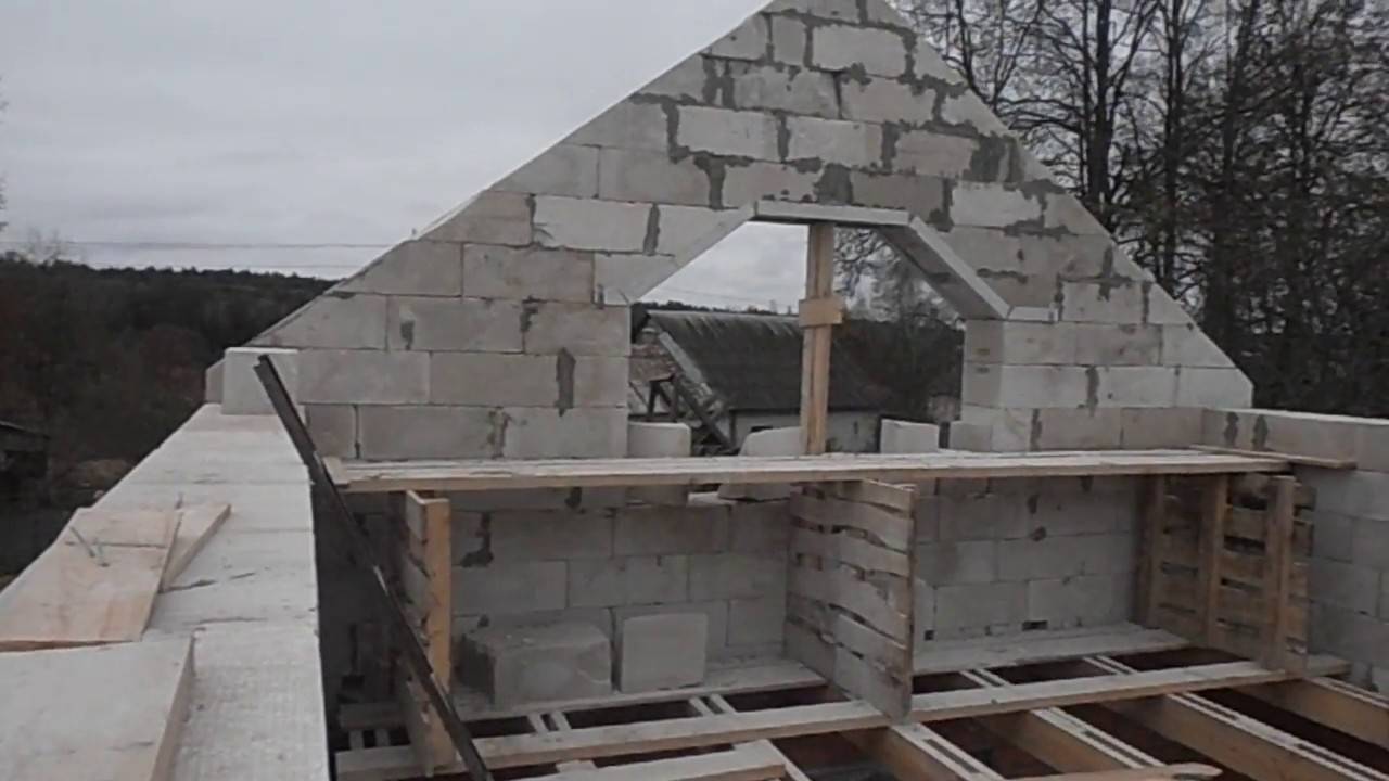 Как класть фронтон из газобетона
