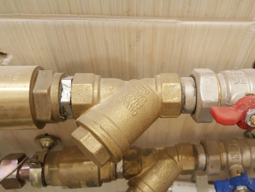 9 советов по выбору фильтра грубой очистки воды для квартиры и дома