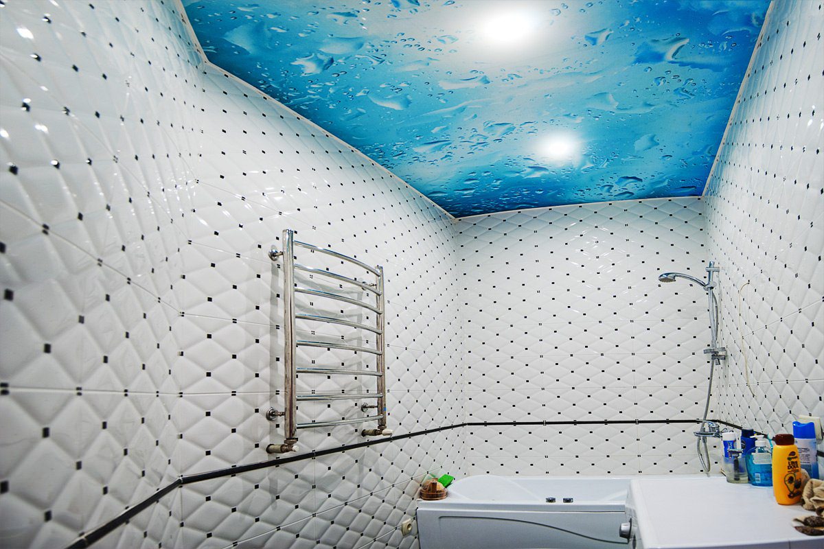 Потолок в ванной комнате: какой лучше выбрать материал + фото