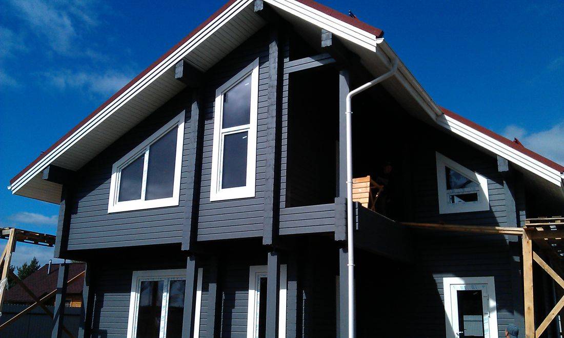 Чем покрасить деревянный дом снаружи? какую краску выбрать? - блог holz house