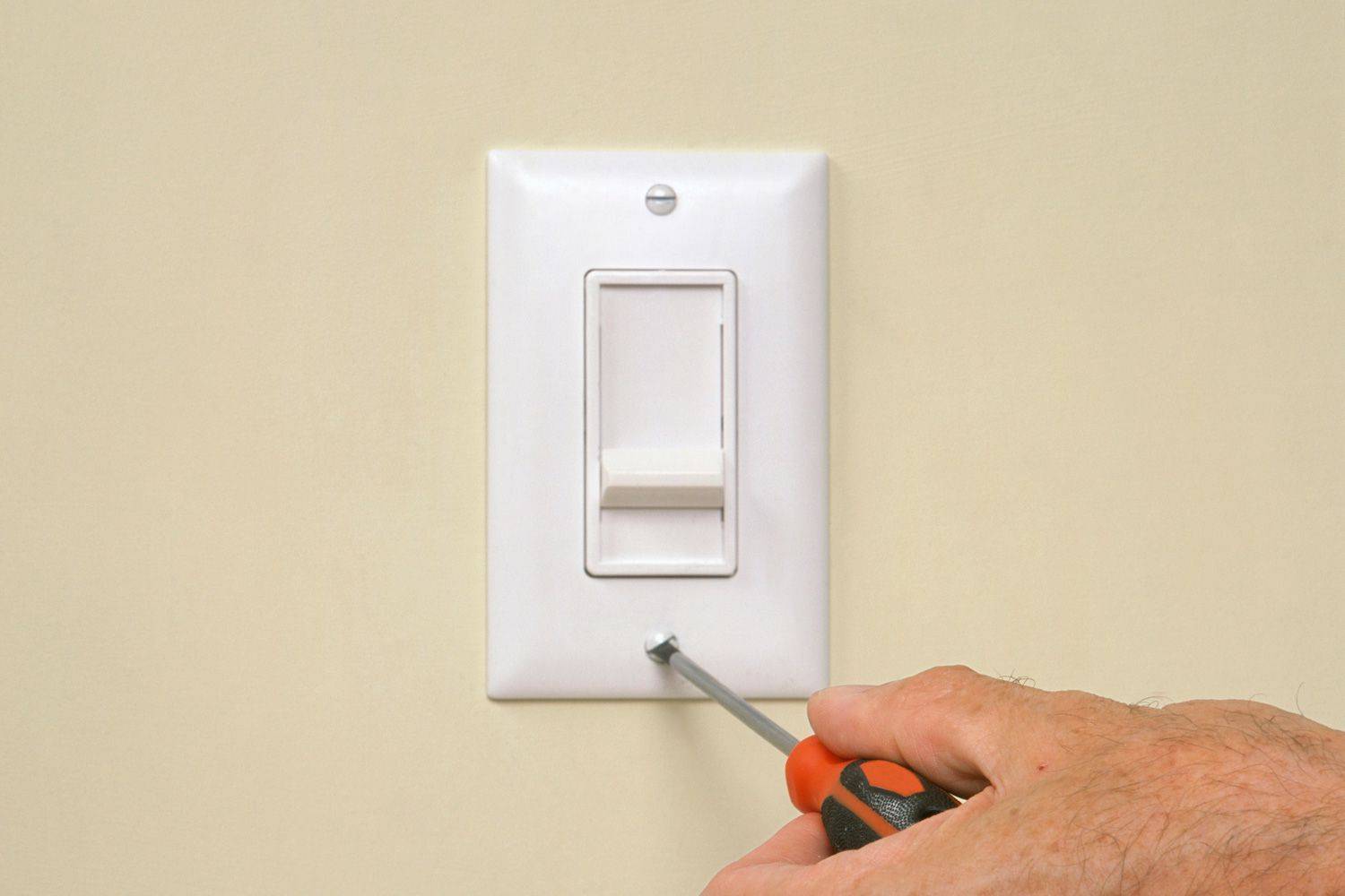 Как снять выключатель со стены своими руками: пошаговая инструкция