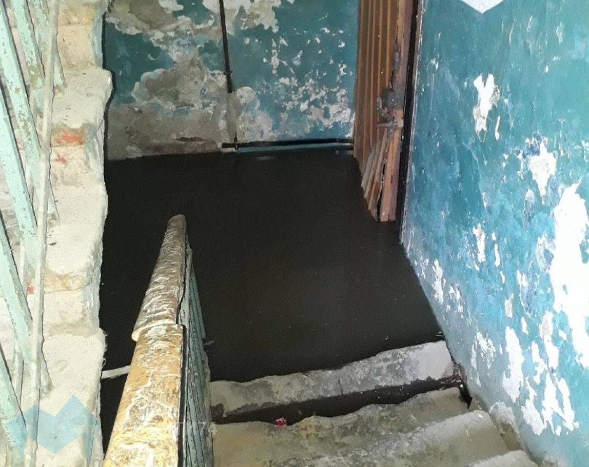 Вода в подвале многоквартирного дома: что делать, куда обращаться, как написать заявление, затопление стоками