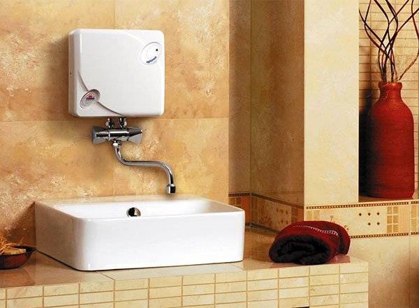 Как выбрать электрический проточный водонагреватель на кран и душ?