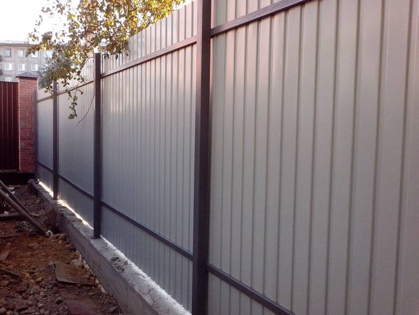 Забор из сайдинга: защита и украшение вашего участка