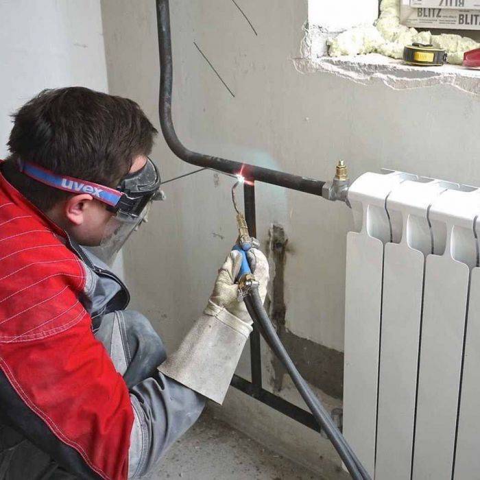 Диагностика и ремонт системы отопления: восстановление работы труб, радиаторов, циркуляционных насосов и котлов