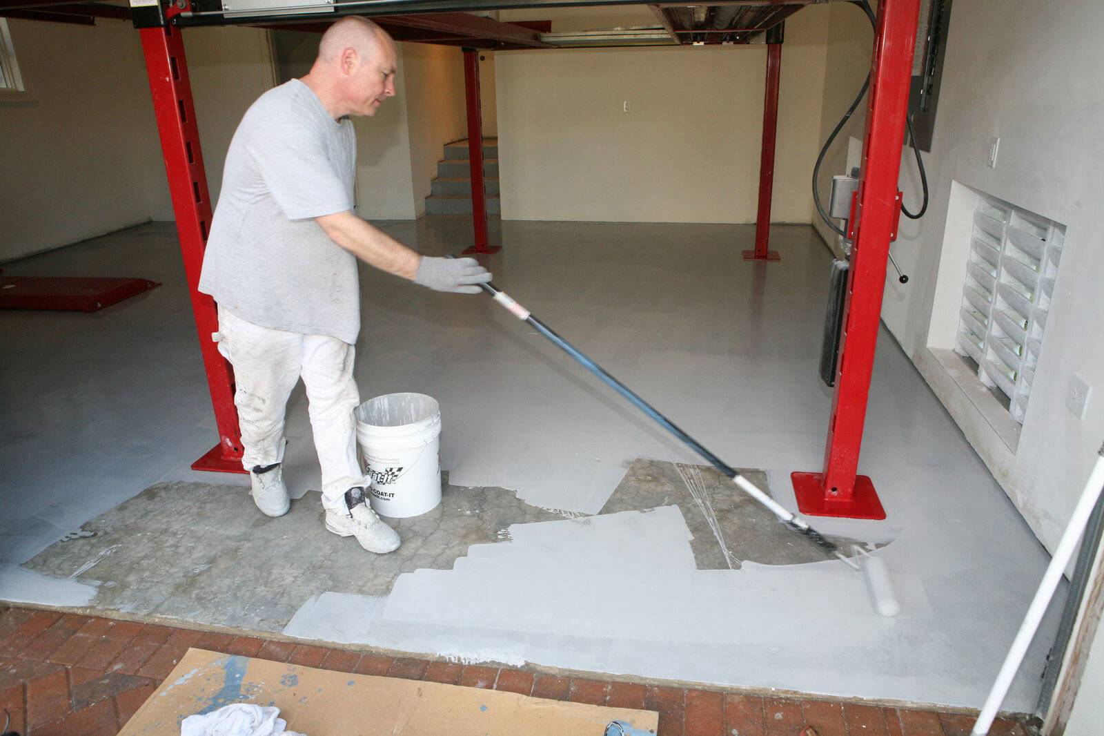 Реальный способ, как выровнять бетонный пол в гараже