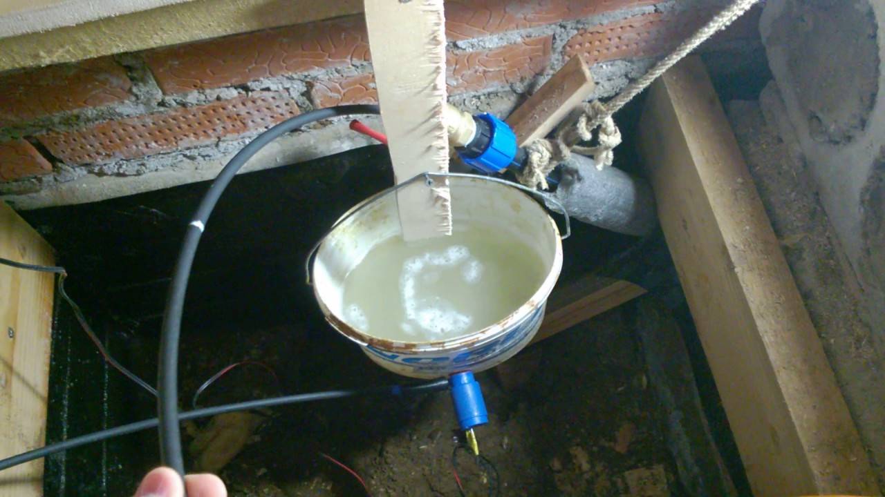 Как отогреть замерзший водопровод под землей
