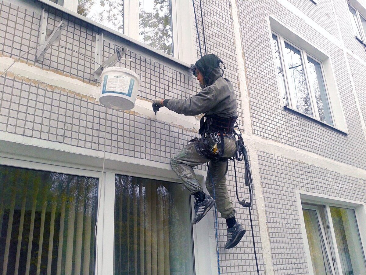 Чем замазать монтажную пену
