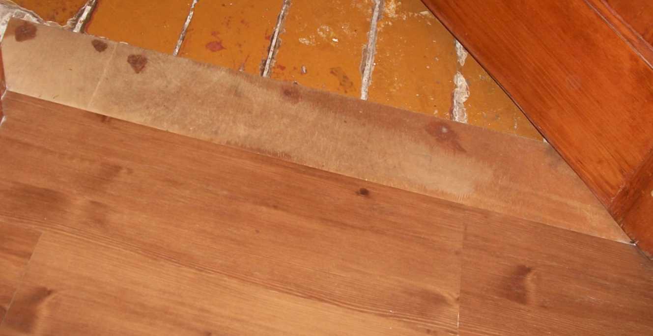 Как положить ламинат на деревянный пол