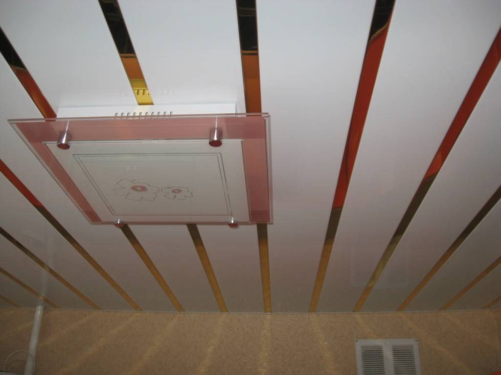 Вентиляция в натяжном потолке и вентиляционные решетки