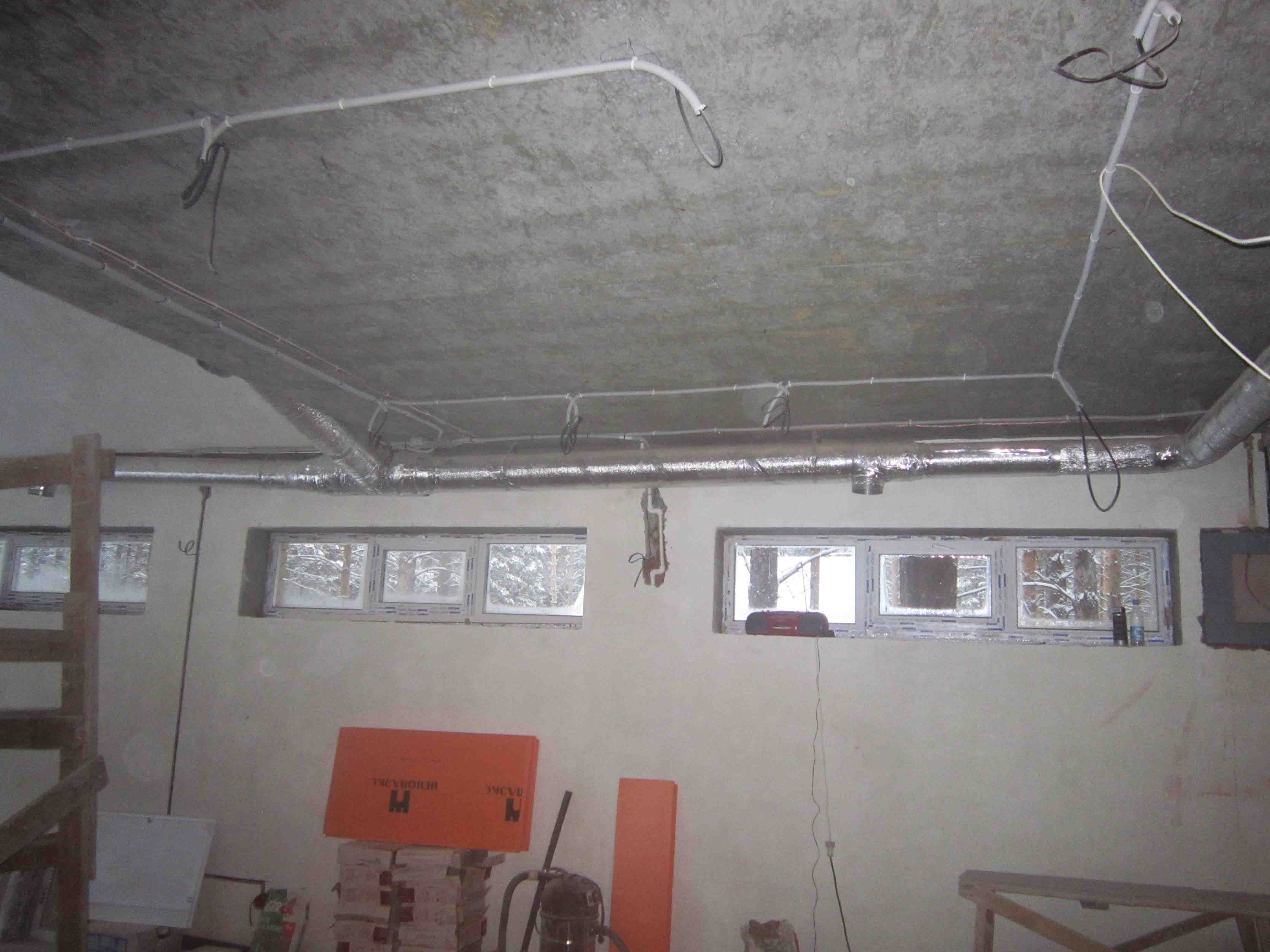 Вентиляция в натяжном потолке: вытяжки, решетки и их установка в ванной, монтаж