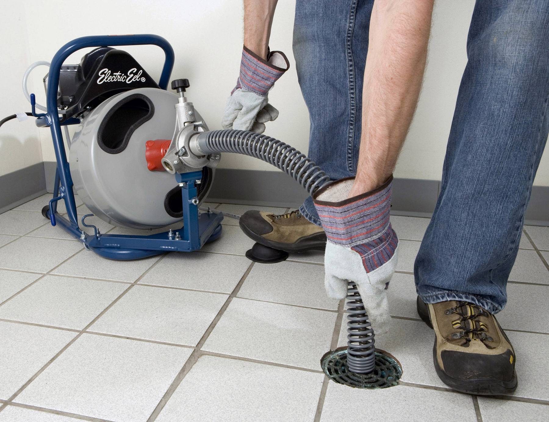 Как прочистить канализацию в частном доме своими руками: самостоятельная прочистка