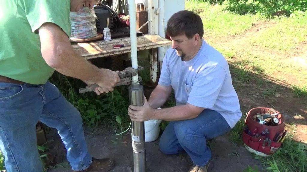 Установка глубинного насоса в скважину: инструкция