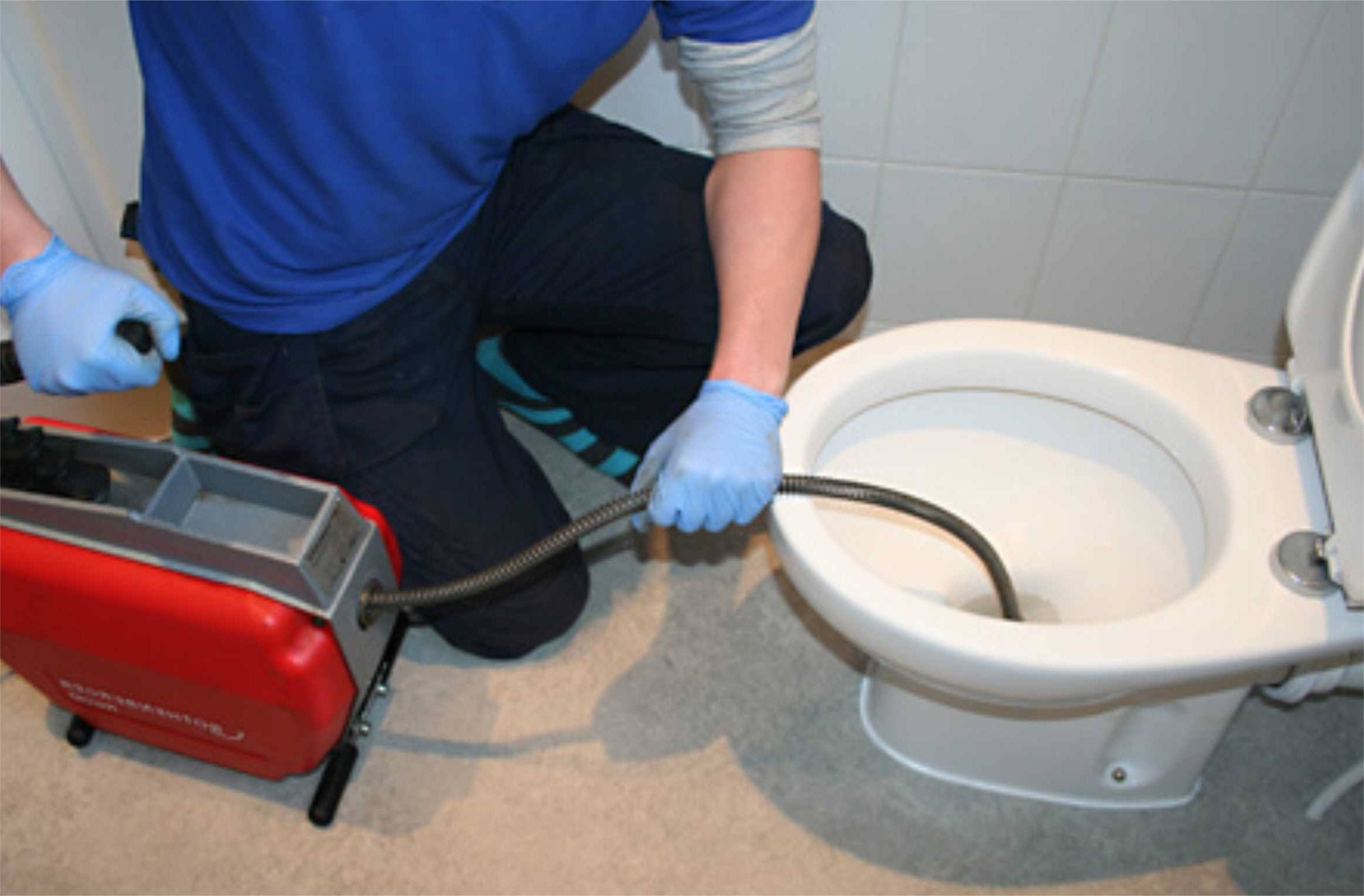 Как бороться с засорами в канализационных трубах: каким средством можно прочистить трубы, меры профилактики