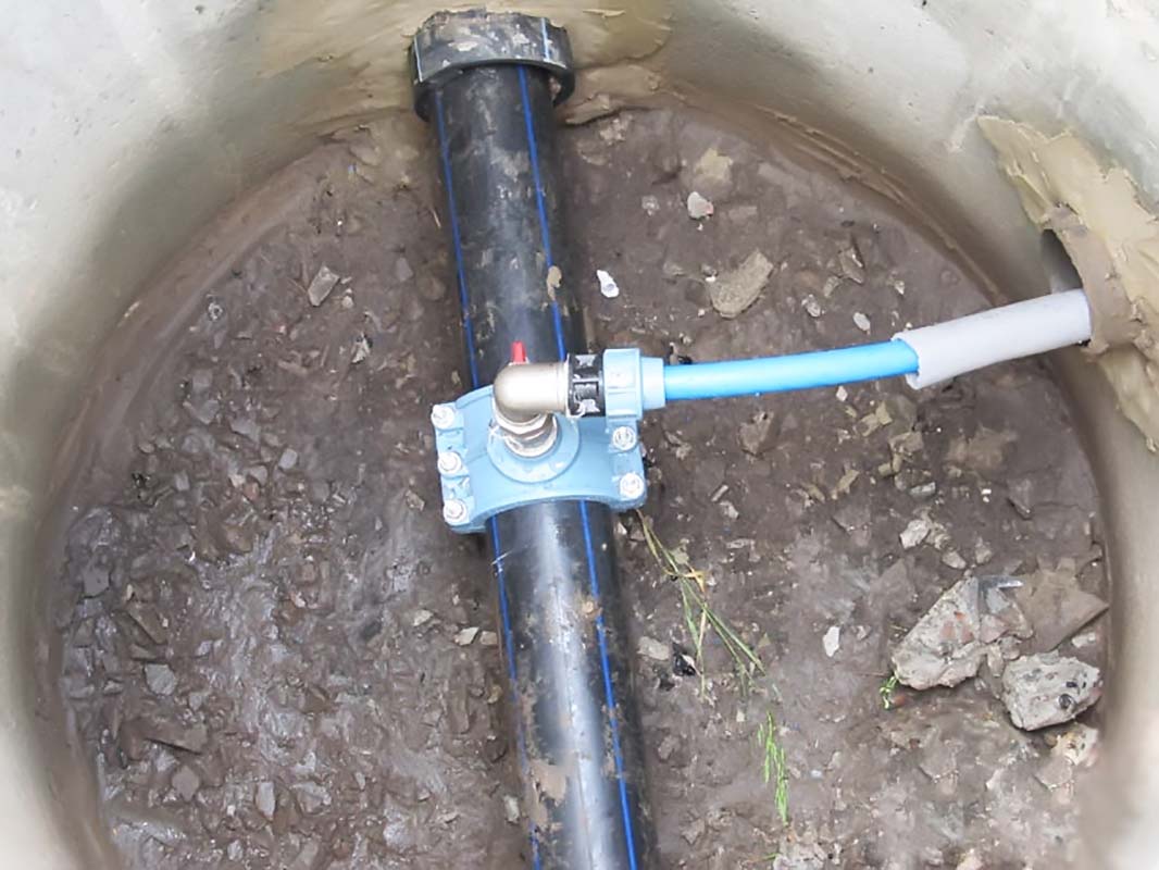 Как врезаться в водопроводную трубу под давлением своими руками – мастер-класс | портал о трубах