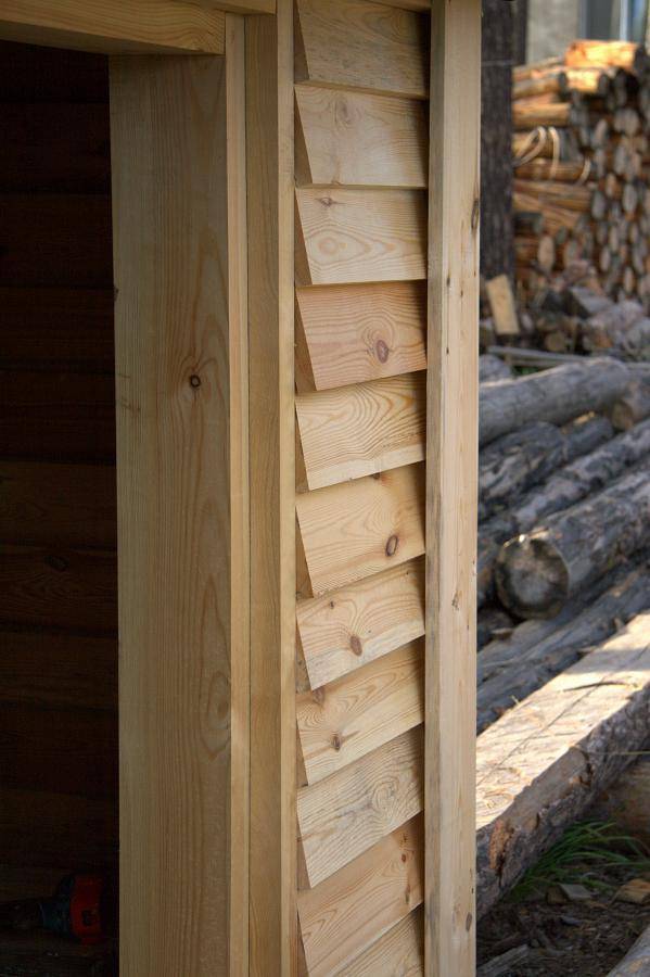 Как обшивать деревянный дом доской внахлест?