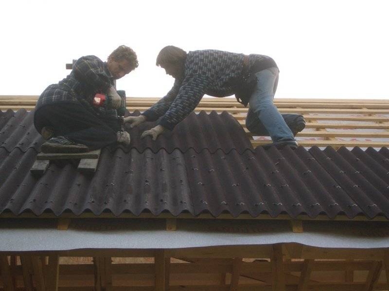 Как покрыть крышу ондулином