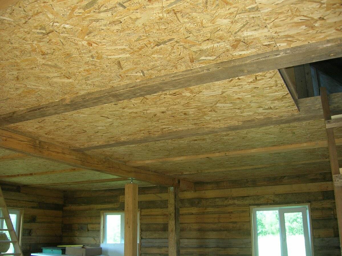 Потолок из осп плиты по деревянным балкам. какой материал лучше