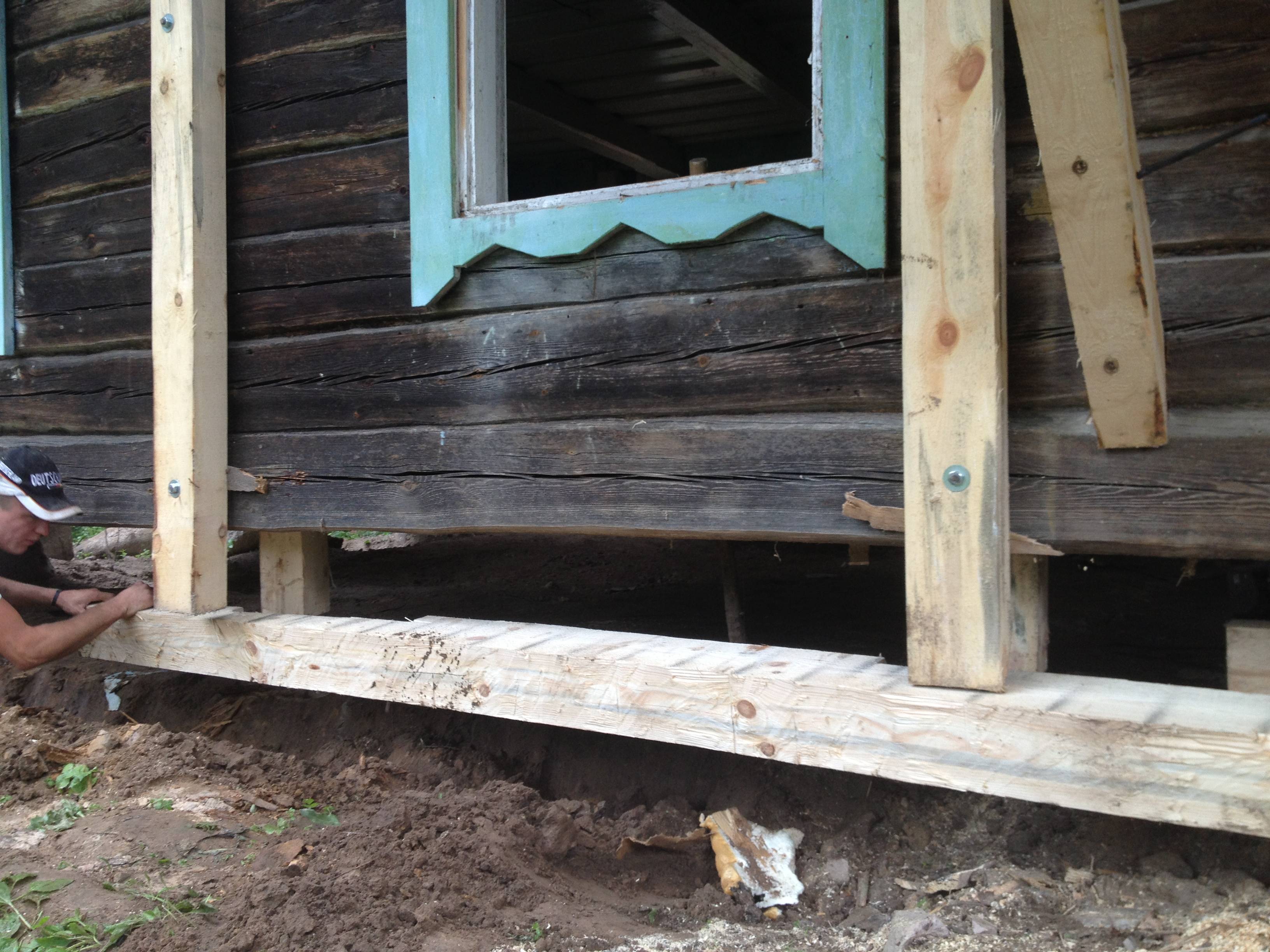 Замена нижних венцов деревянного дома: этапы и способы