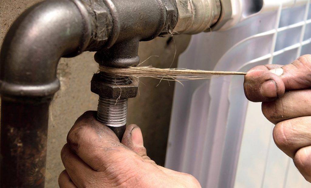 Как заварить трубу с водой электросваркой: работа под давлением, как устранить свищ самостоятельно