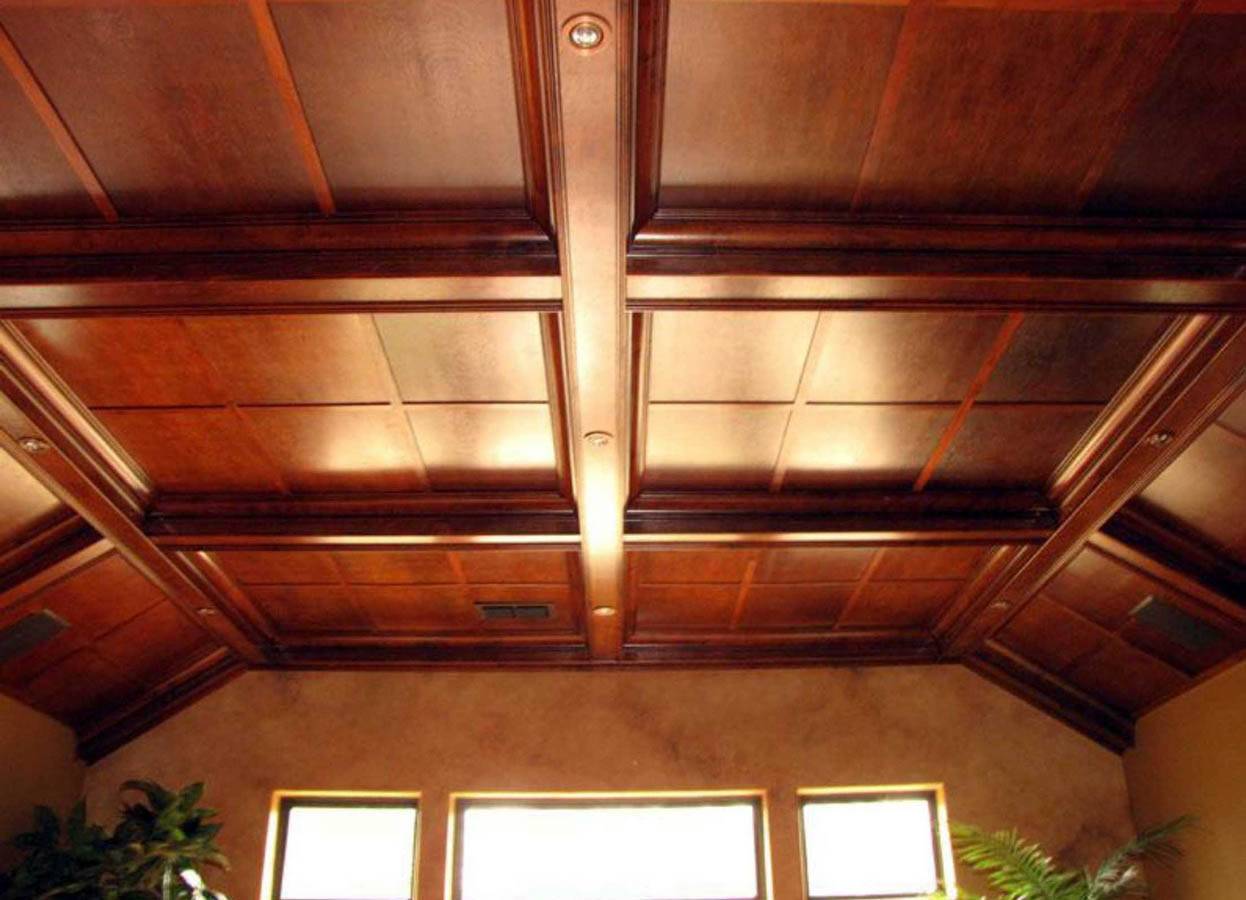 Правила обустройства подшивного потолка в частном доме, какие материалы можно использовать