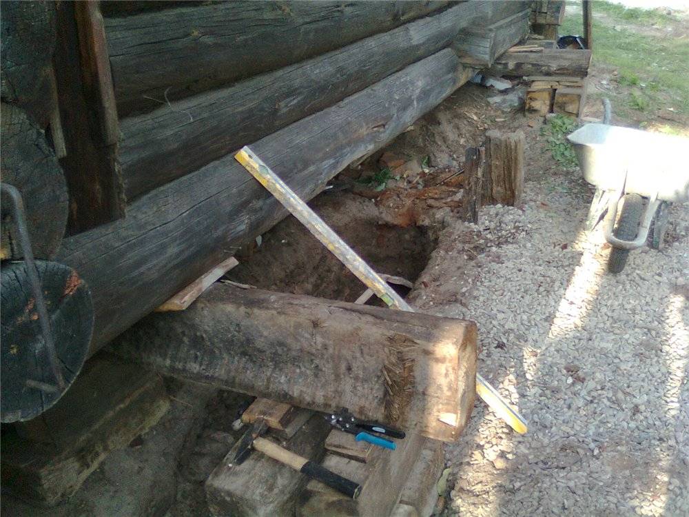 6 способов, как заменить нижний венец в деревянном доме своими руками.