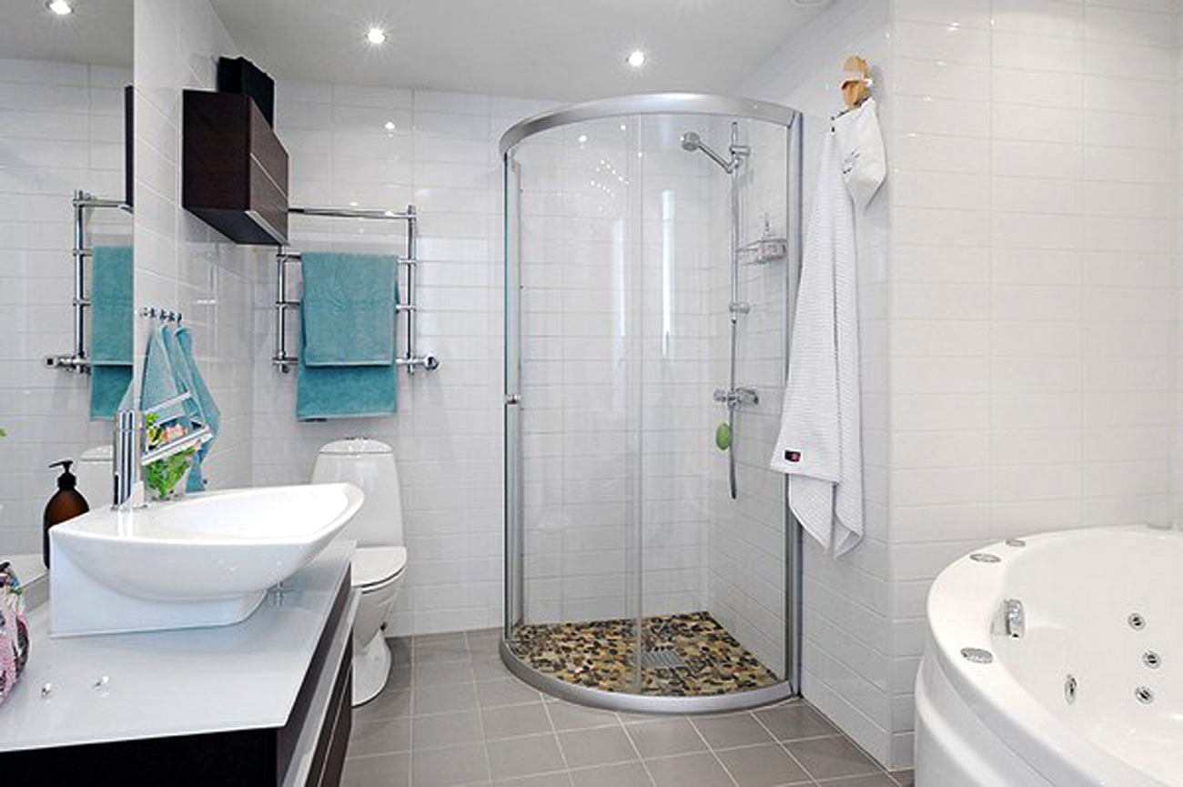 Дизайн ванной комнаты с душевой кабиной - без сантехника
