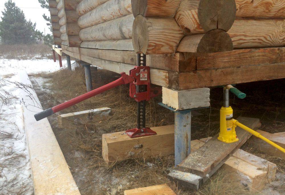 Как поменять нижний венец деревянного дома