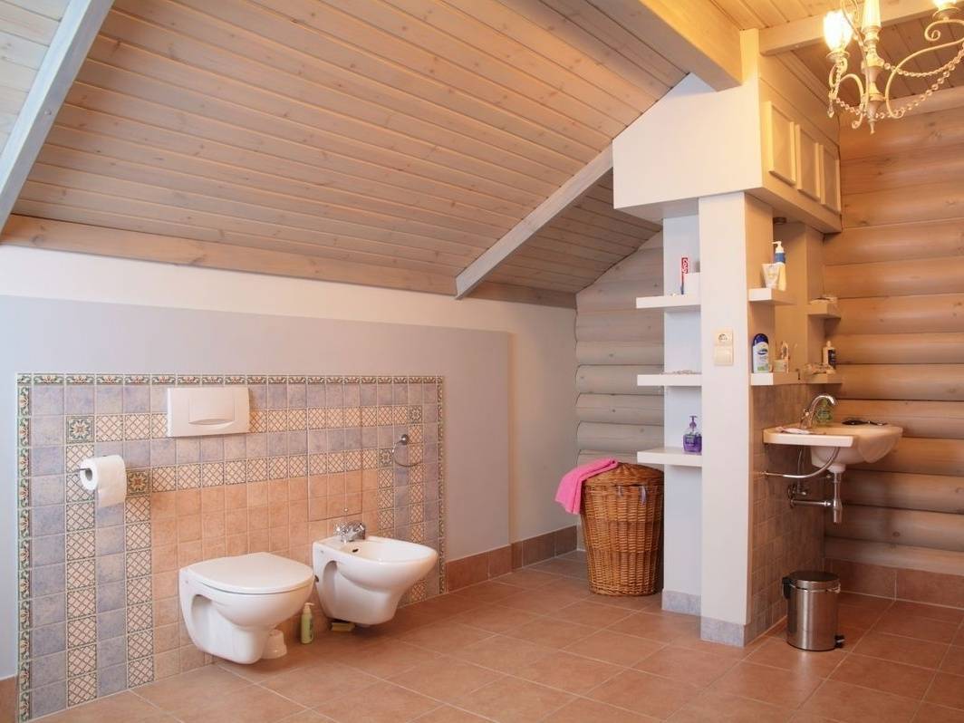 Санузел в частном доме [47 фото] дизайна ванной комнаты в частном загородном доме, оформление, обустройство и отделка туалета и ванной на даче своими руками
