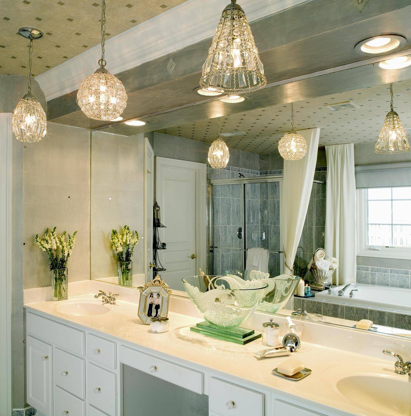 Светильники для ванной комнаты: виды, требования и правила выбора