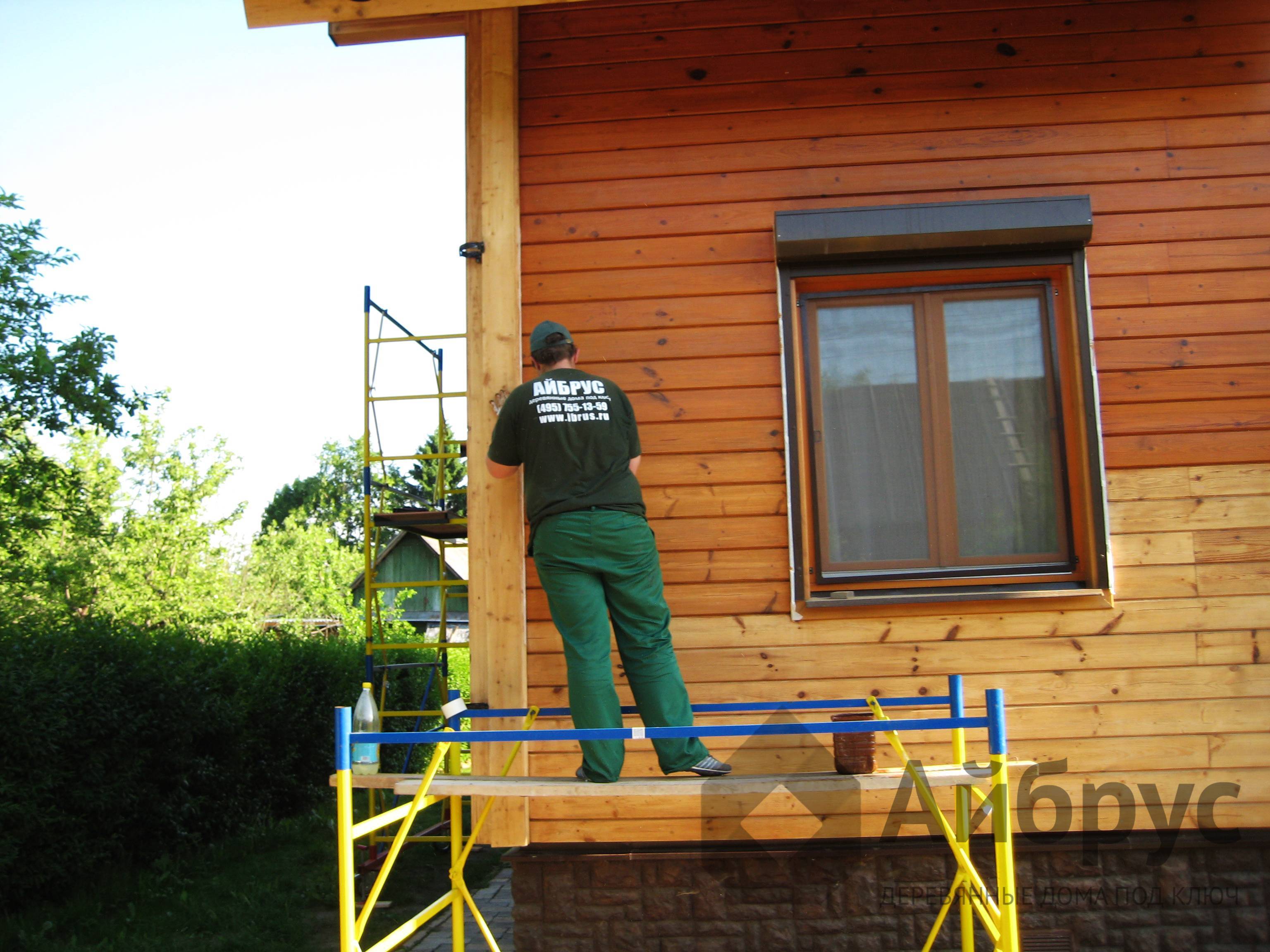 Покраска деревянного дома снаружи - выбор краски и порядок окрашивания