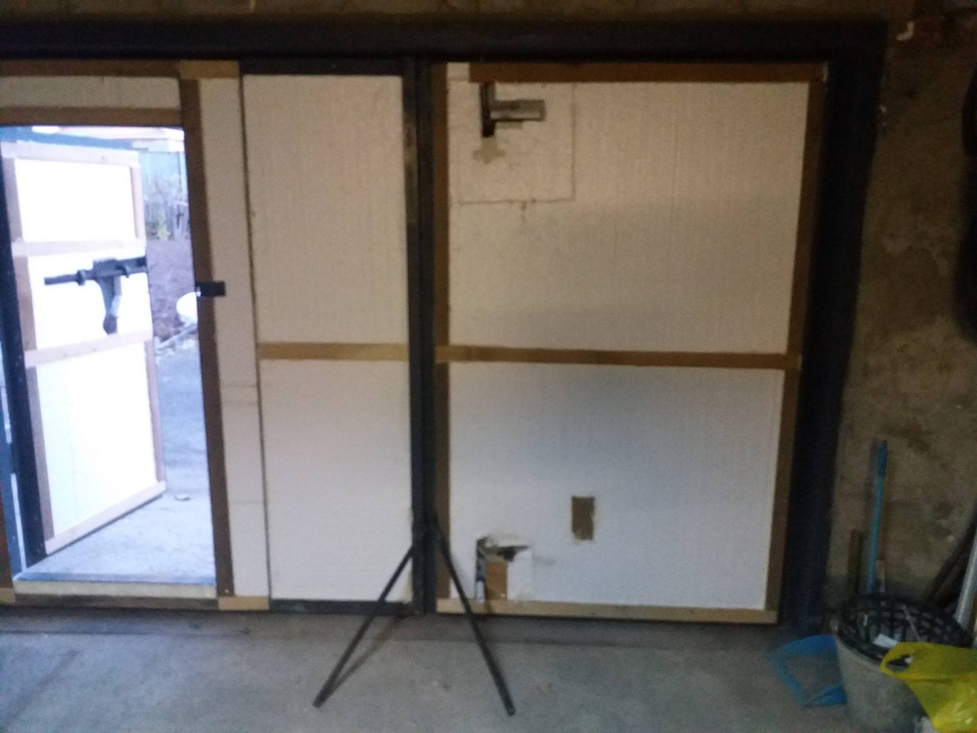 Как утеплить ворота в гараже самостоятельно: материалы, порядок работ