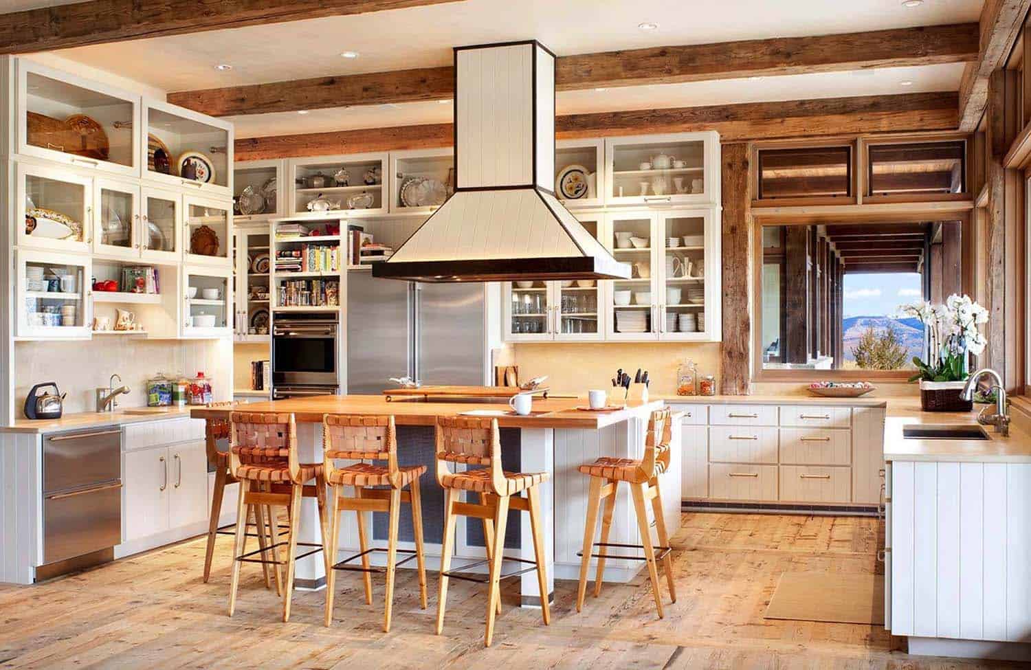 Кухня в деревянном доме: 85 фото уютных дизайнерских решений