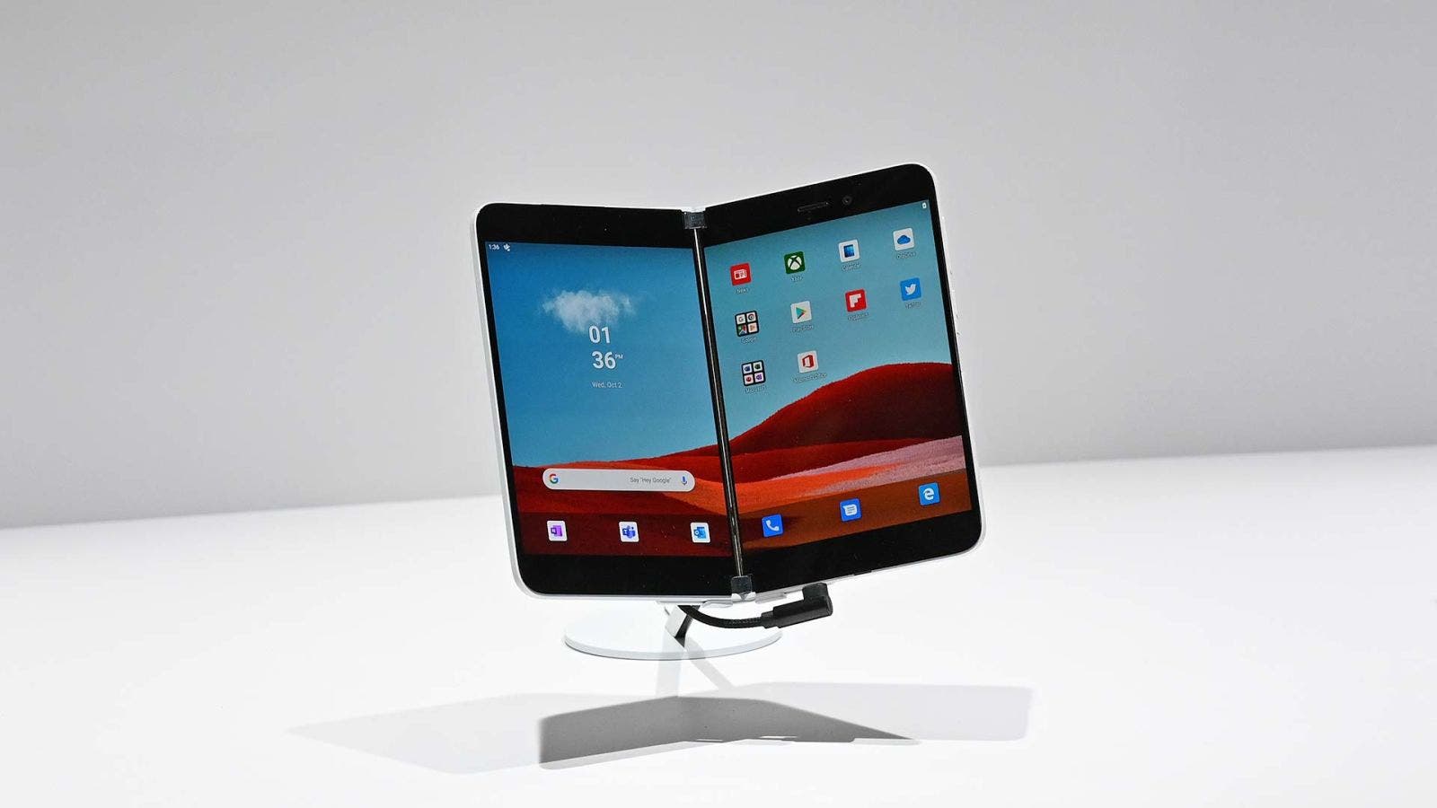 Обзор складного смартфона microsoft surface duo