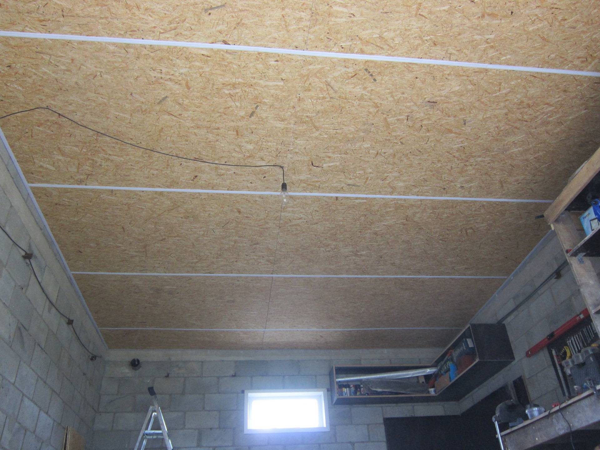 Потолок в гараже — как сделать и чем обшить