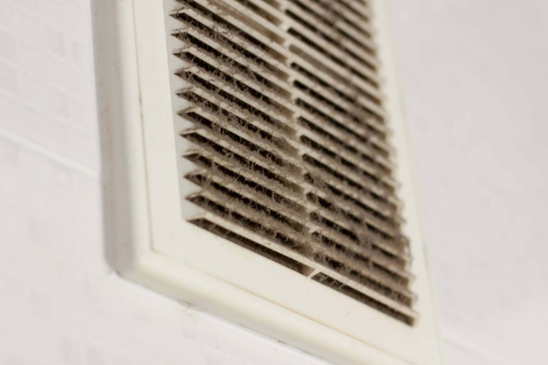 Как часто следует очищать от пыли вытяжные вентиляционные решетки по санпин