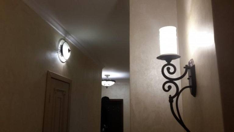 Освещение в прихожей - советы по выбору идеального светильника и особенности оформления прихожей при помощи света (70 фото)