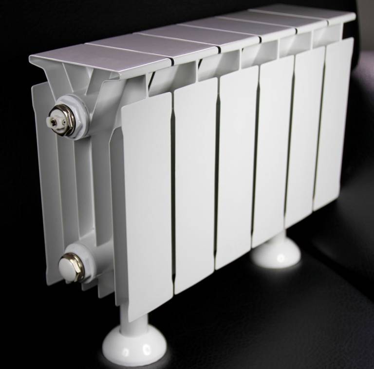 Какие радиаторы отопления лучше алюминиевые или биметаллические