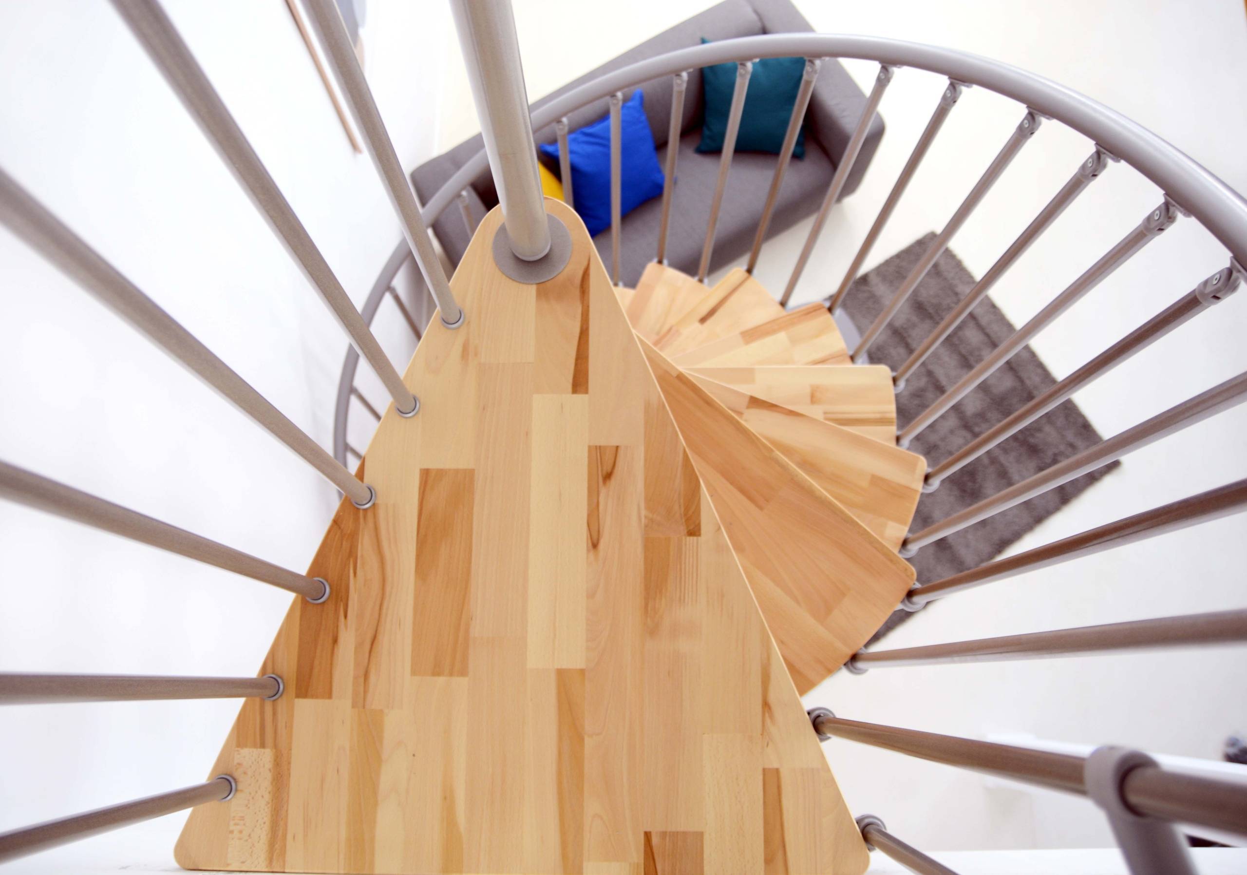Винтовая лестница своими руками: виды, расчет и чертежи +75 фото
