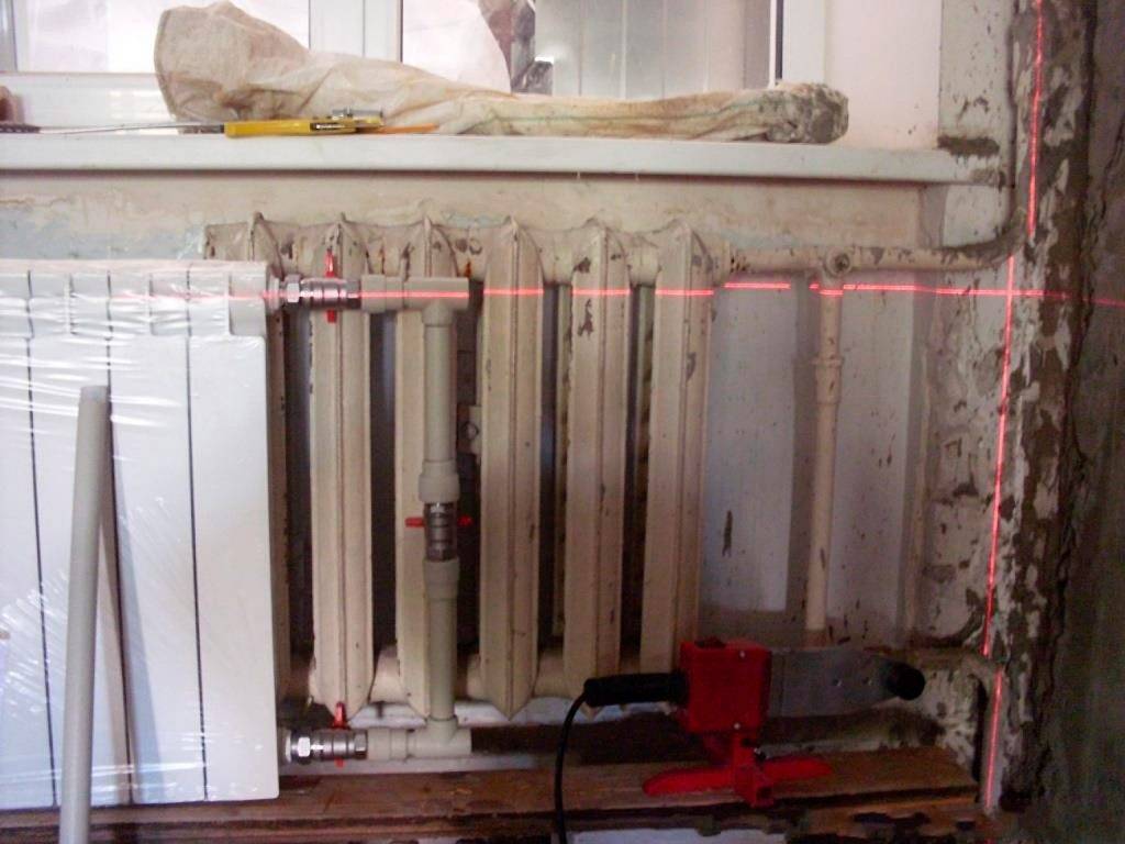 Установка чугунных радиаторов отопления: монтаж и демонтаж батарей своими руками
