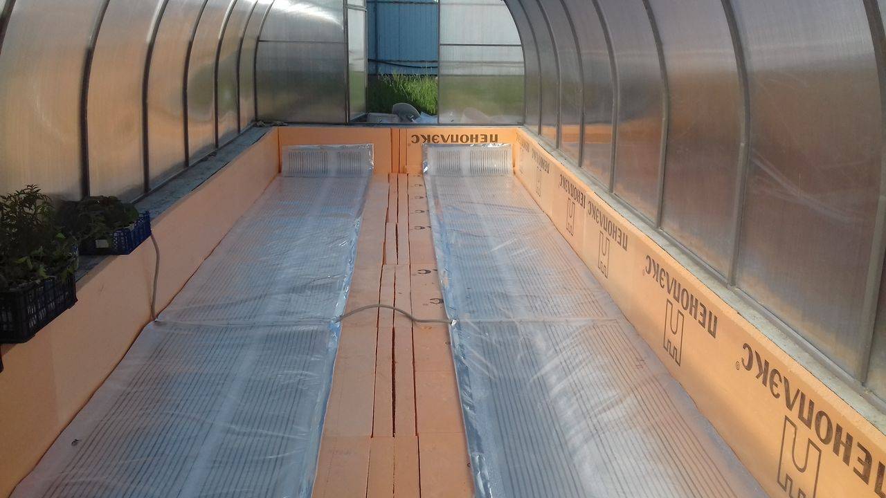 Обогрев теплицы своими руками: самые лучшие проекты