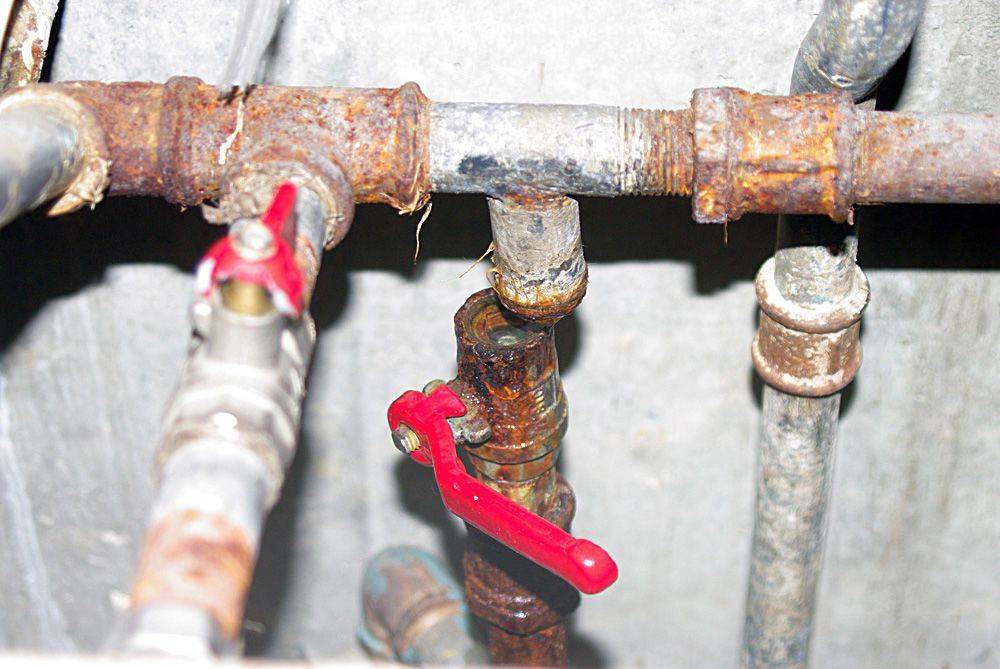 Почему гудит водопровод в квартире — как найти и исправить причину