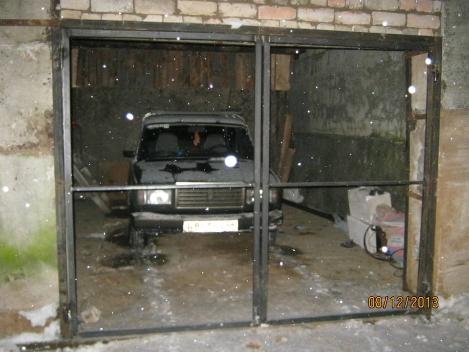 Как правильно сделать гаражные ворота распашного типа своими руками? инструкция по изготовлению +фото и видео