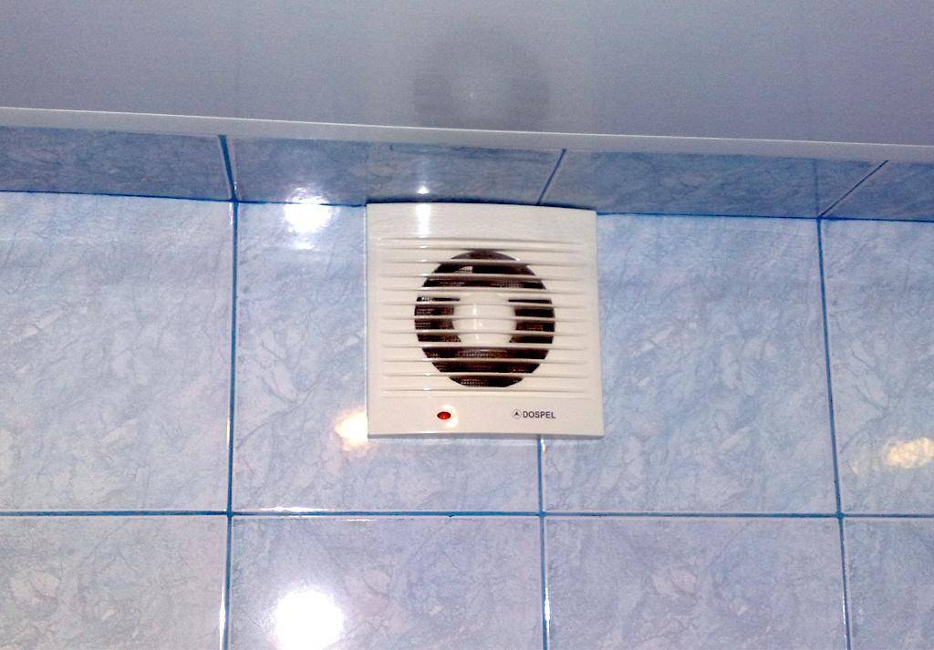 Вентиляция в ванной комнате и туалете: как сделать и установить?